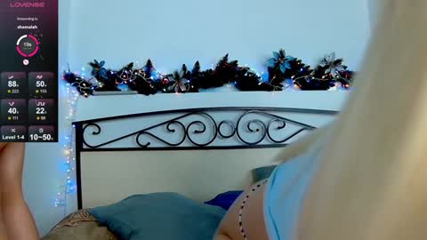 Anna 23   Archie 25  online show from 1, 1, 2025