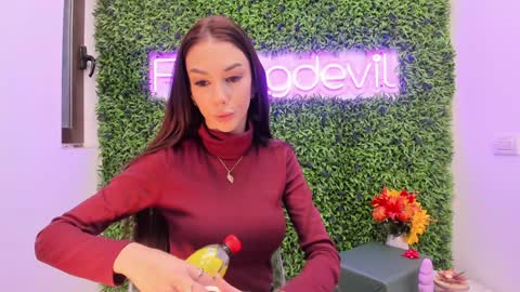 hotfallingdevil online show from 20, 11, 2025