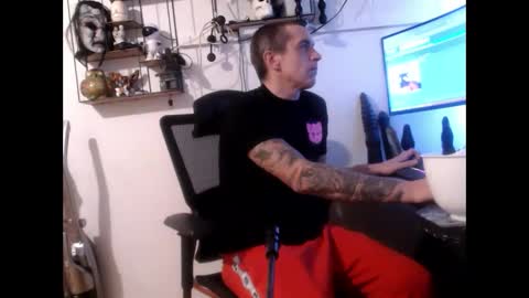 hotkinkytat online show from 24, 2, 2025