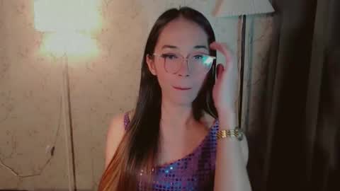 XANDRA online show from 7, 10, 2025