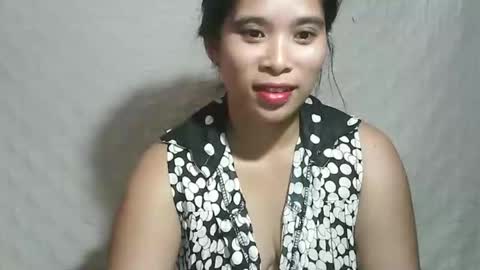 Snapshot of hotmompinay30 chatting on 10, 10, 2025 flor online show from 10, 10, 2025