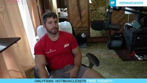 Snapshot of hotmuscles6t9 chatting on 14, 5, 2026 hotmuscles6t9 online show from 14, 5, 2026
