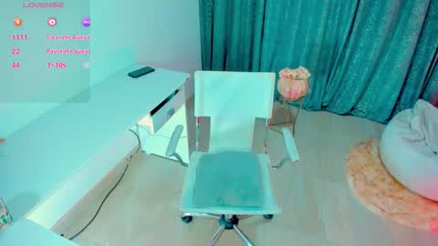 hotsecretary2 online show from 1, 2, 2026