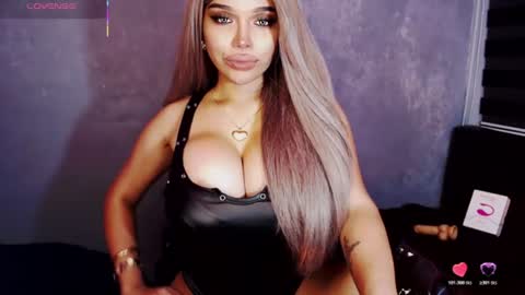 Snapshot of hotsexyhugetrans chatting on 30, 6, 2026 Marga Avery online show from 30, 6, 2026