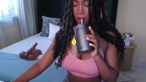 Snapshot of hotshyfreakylady chatting on 19, 5, 2026 Sahara online show from 19, 5, 2026