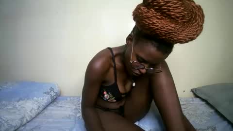 Snapshot of hott_asss chatting on 17, 5, 2026 hott_asss online show from 17, 5, 2026