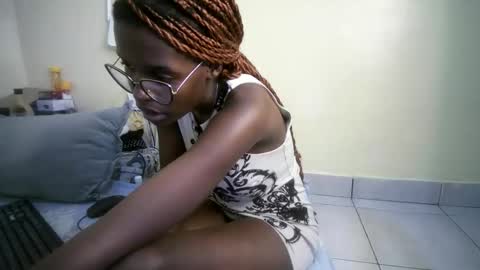 Snapshot of hott_asss chatting on 18, 5, 2026 hott_asss online show from 18, 5, 2026