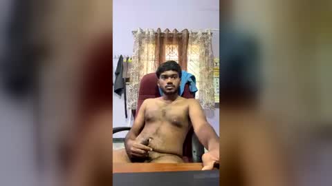 Snapshot of hottamilguy01 chatting on 2, 7, 2026 hottamilguy01 online show from 2, 7, 2026