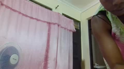 Snapshot of hottie_mammy chatting on 1, 12, 2025 hottie_mammy online show from 1, 12, 2025