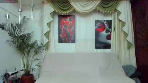 hotties_kittens18 online show from 15, 12, 2025