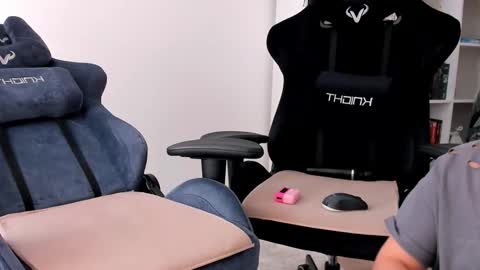 Nessie and Jessie online show from 9, 10, 2025