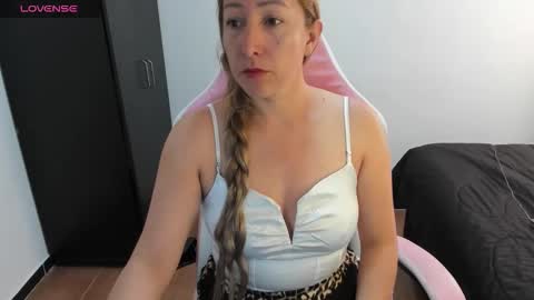 hottychrystal online show from 14, 5, 2026