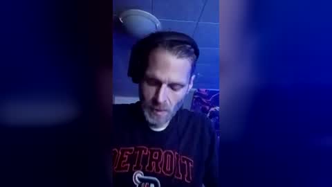 Snapshot of houseofstyle chatting on 4, 8, 2026 SeanPatrick online show from 4, 8, 2026