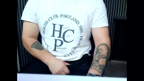 houskji8 online show from 4, 11, 2025