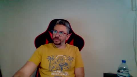 Snapshot of huge__cumshot chatting on 12, 4, 2026 huge__cumshot online show from 12, 4, 2026