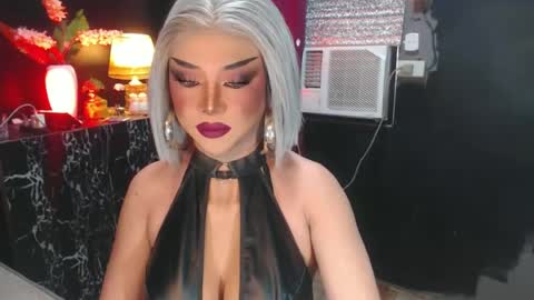 Snapshot of hugecockchristine chatting on 22, 6, 2026 Christine online show from 22, 6, 2026
