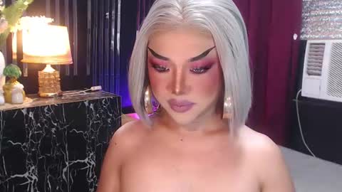 Snapshot of hugecockchristine chatting on 19, 7, 2026 Christine online show from 19, 7, 2026