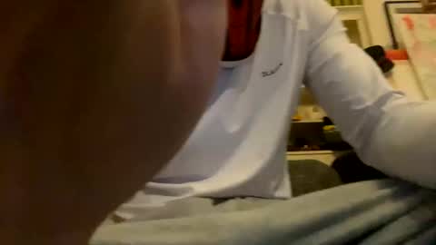 hugewhitecockboy online show from 20, 11, 2025