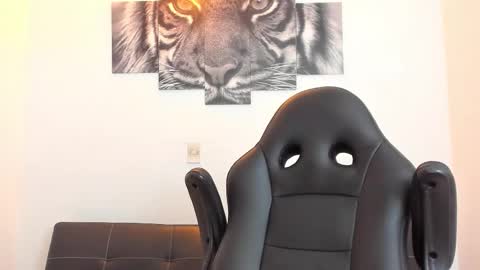 Snapshot of humber_eli chatting on 16, 2, 2026 Eli online show from 16, 2, 2026