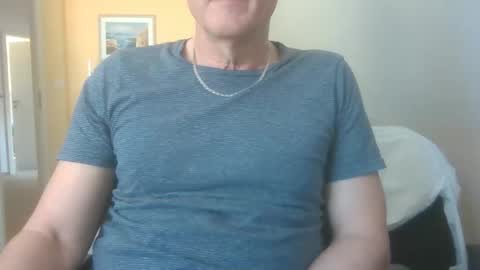 Snapshot of hundeleine chatting on 21, 4, 2026 hundeleine online show from 21, 4, 2026
