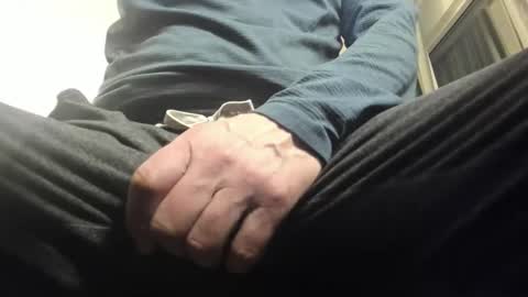 Big uncut cock dripping online show from 16, 12, 2024