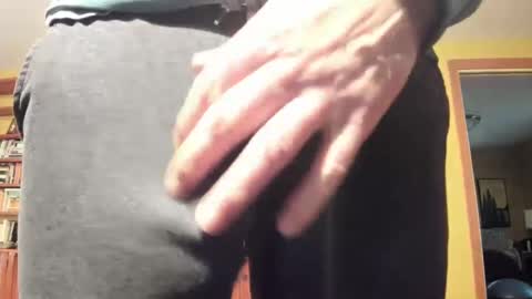 Big uncut cock dripping online show from 22, 12, 2024