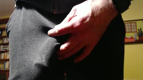 Big uncut cock dripping online show from 8, 1, 2025