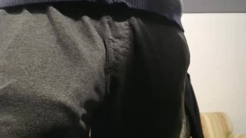 Big uncut cock dripping online show from 25, 11, 2025