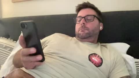 Snapshot of hungdad999 chatting on 18, 7, 2026 johnnydrftwood85 online show from 18, 7, 2026