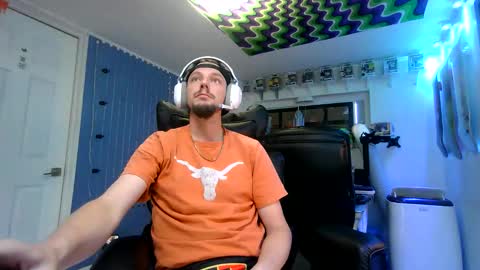 hungtxcock92 online show from 19, 4, 2026