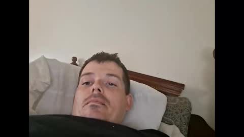 Snapshot of huntdog1221 chatting on 6, 6, 2026 huntdog1221 online show from 6, 6, 2026
