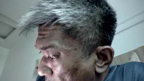 Snapshot of hussinyusof chatting on 1, 11, 2025 Husz online show from 1, 11, 2025