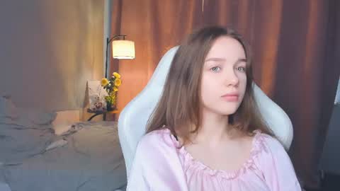 Snapshot of hwadwellingham chatting on 5, 7, 2026 Lily online show from 5, 7, 2026