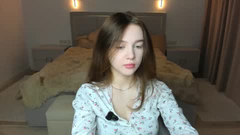 Snapshot of hwadwellingham chatting on 12, 7, 2026 Lily online show from 12, 7, 2026