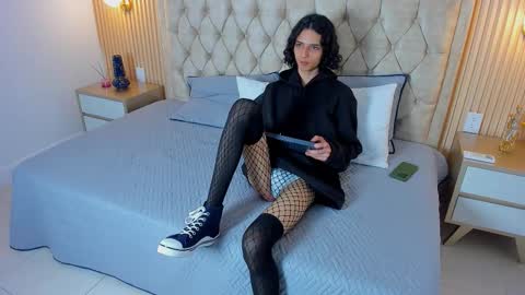 Snapshot of hxxyro chatting on 9, 2, 2026 hxxyro online show from 9, 2, 2026