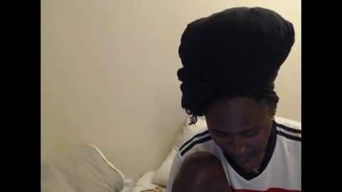 Snapshot of hyacinth_b chatting on 7, 6, 2026 hyacinth_b online show from 7, 6, 2026