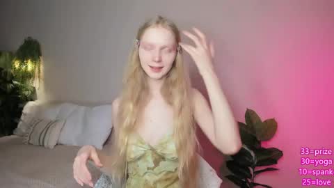Snapshot of hypnoootic chatting on 25, 4, 2026 Jenny online show from 25, 4, 2026