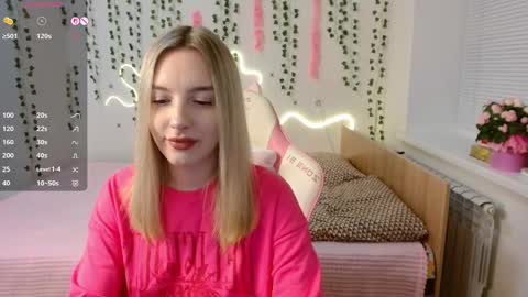 Snapshot of i_am_your_fruit chatting on 30, 10, 2025 Mia nice to meet you online show from 30, 10, 2025