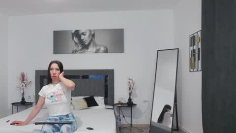 I amSis online show from 15, 4, 2026