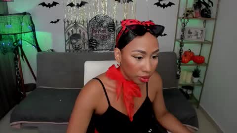 Snapshot of i_lulu chatting on 31, 10, 2025 Lul online show from 31, 10, 2025