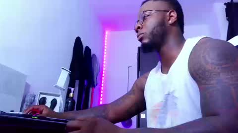 Snapshot of iam_hotbbc chatting on 11, 9, 2025 Mr H Independent model online show from 11, 9, 2025