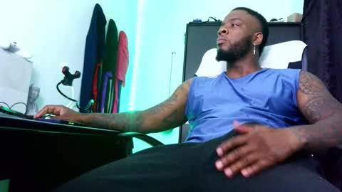 Snapshot of iam_hotbbc chatting on 30, 10, 2025 Mr H Independent model online show from 30, 10, 2025