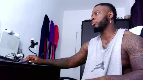 Snapshot of iam_hotbbc chatting on 31, 10, 2025 Mr H Independent model online show from 31, 10, 2025