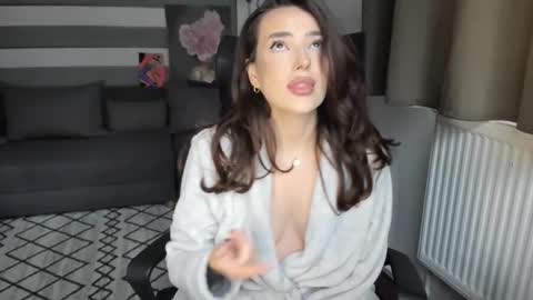 Baby Gal online show from 14, 10, 2025