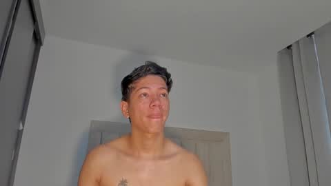 Snapshot of iamjulian_ chatting on 12, 6, 2026 Juliiiiian online show from 12, 6, 2026