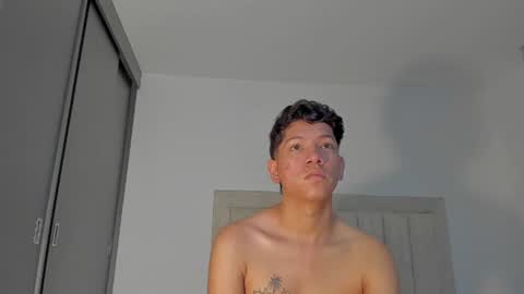 Snapshot of iamjulian_ chatting on 23, 6, 2026 Juliiiiian online show from 23, 6, 2026