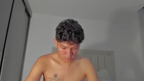 Snapshot of iamjulian_ chatting on 25, 6, 2026 Juliiiiian online show from 25, 6, 2026