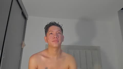 Snapshot of iamjulian_ chatting on 28, 6, 2026 Juliiiiian online show from 28, 6, 2026