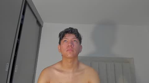 Snapshot of iamjulian_ chatting on 7, 7, 2026 Juliiiiian online show from 7, 7, 2026