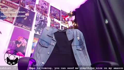 Snapshot of iammari_ chatting on 20, 12, 2024 Mari online show from 20, 12, 2024